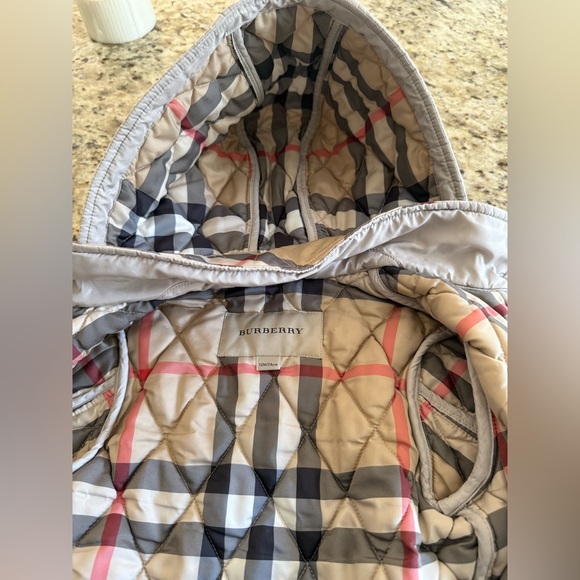 Burberry children’s quilted jacket size 12 M